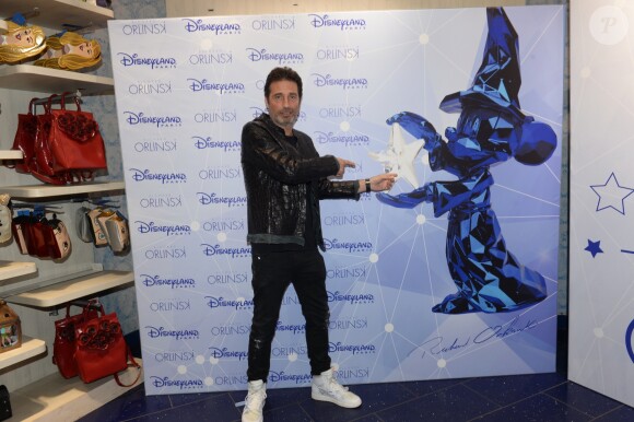 Exclusif - Premier anniversaire de la collaboration entre le sculpteur Richard Orlinski et Disneyland Paris, au Disney Store, à Paris, le 4 octobre 2018. © Rachid Bellak/Bestimage