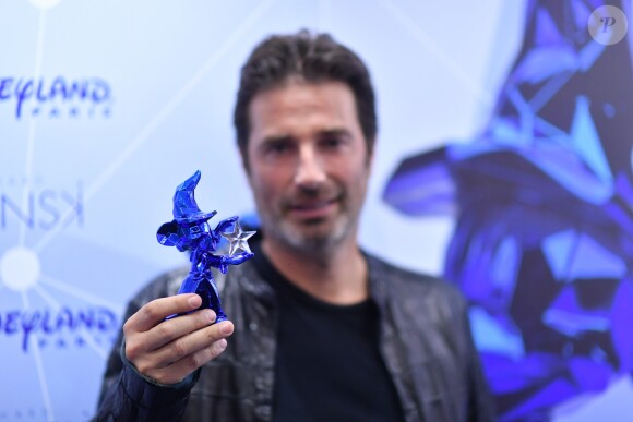 Exclusif - Premier anniversaire de la collaboration entre le sculpteur Richard Orlinski et Disneyland Paris, au Disney Store, à Paris, le 4 octobre 2018. © Rachid Bellak/Bestimage