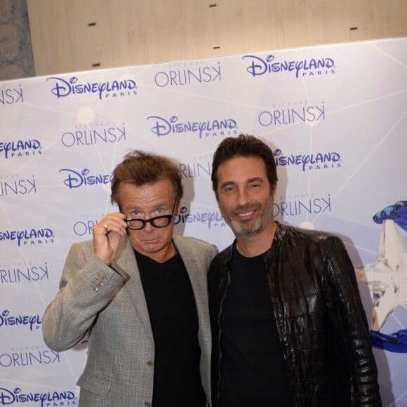 Exclusif - Franck Dubosc et Richard Orlinski - Premier anniversaire de la collaboration entre le sculpteur Richard Orlinski et Disneyland Paris, au Disney Store, à Paris, le 4 octobre 2018. © Rachid Bellak/Bestimage