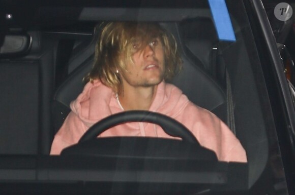 Justin Bieber sort de l'église à Los Angeles le 10 octobre 2018.