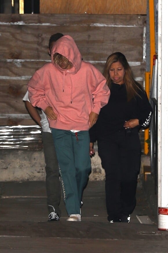 Justin Bieber arrive à l'église à Los Angeles le 10 octobre 2018.