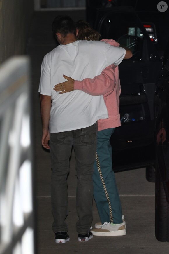 Justin Bieber arrive à l'église à Los Angeles le 10 octobre 2018.