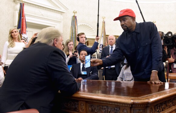 Kanye West rencontre Donald Trump au Bureau Oval, à la Maison Blanche. Washington, D.C., le 11 octobre 2018.