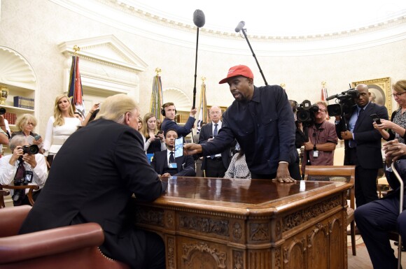 Kanye West rencontre Donald Trump au Bureau Oval, à la Maison Blanche. Washington, D.C., le 11 octobre 2018.