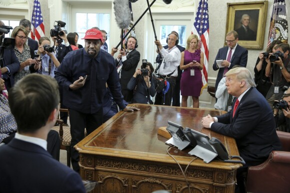 Kanye West rencontre Donald Trump au Bureau Oval, à la Maison Blanche. Washington, D.C., le 11 octobre 2018.