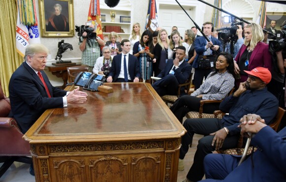 Kanye West rencontre Donald Trump au Bureau Oval, à la Maison Blanche. Washington, D.C., le 11 octobre 2018.