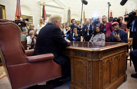 Kanye West rencontre Donald Trump au Bureau Oval, à la Maison Blanche. Washington, D.C., le 11 octobre 2018.