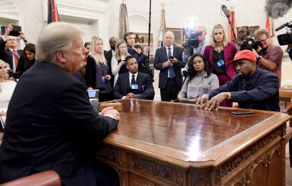 Kanye West rencontre Donald Trump au Bureau Oval, à la Maison Blanche. Washington, D.C., le 11 octobre 2018.