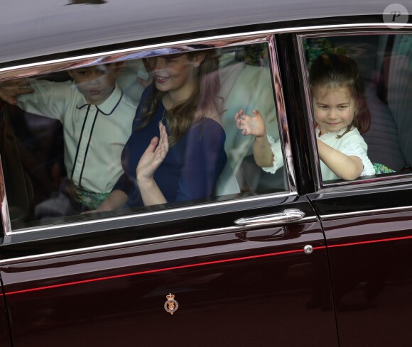La princesse Charlotte de Cambridge et Lady Louise Mountbatten-Windsor - Les invités arrivent à la chapelle St. George pour le mariage de la princesse Eugenie d'York et Jack Brooksbank au château de Windsor, Royaume Uni, le 12 octobre 2018.