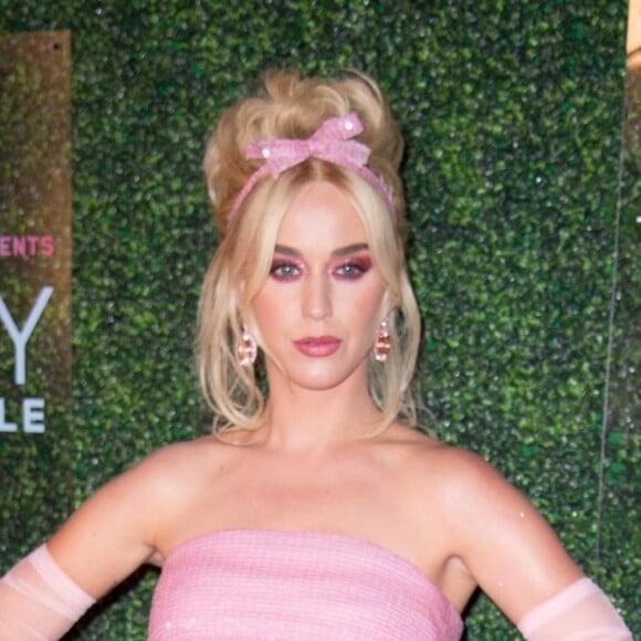Katy Perry assiste au 25e gala annuel FFANY Shoes on Sale à la Ziegfeld Ballroom à New York, le 11 octobre 2018.