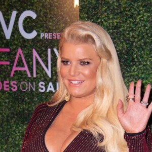 Jessica Simpson, enceinte, assiste au 25e gala annuel FFANY Shoes on Sale à la Ziegfeld Ballroom à New York, le 11 octobre 2018.