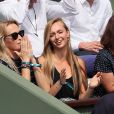 Estelle Lefebure et sa fille Emma Smet dans les tribunes des internationaux de tennis de Roland Garros à Paris, France, le 6 juin 2018. © Cyril Moreau/Bestimage