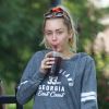 Exclusif - Miley Cyrus et son compagnon Liam Hemsworth commencent leur journée avec un café glacé à Nashville, Tennessee, Etats-Unis, le 31 août 2018.