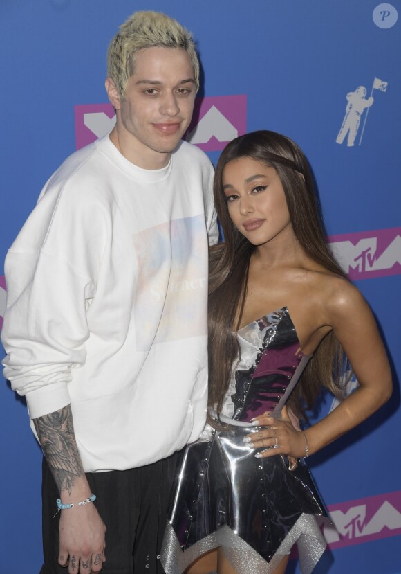 Pete Davidson et sa fiancée Ariana Grande - Photocall des MTV Video Music Awards 2018 au Radio City Music Hall à New York, le 20 août 2018.  New York, NY - Celebrity arrivals at the 2018 MTV Video Music Awards at Radio City Music Hall in New York, NY. on August 20th 201820/08/2018 - New York