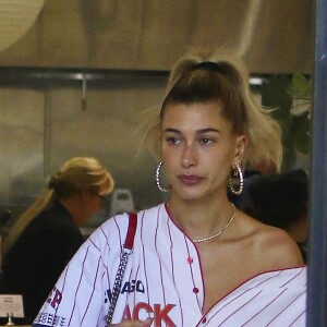 Justin Bieber et sa femme Hailey Baldwin sont allés prendre un petit déjeuner à Studio City, le 12 octobre 2018.