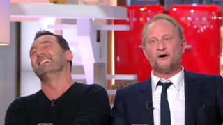 Benoît Poelvoorde chute en direct : "C'est bien fait pour ta gueule"