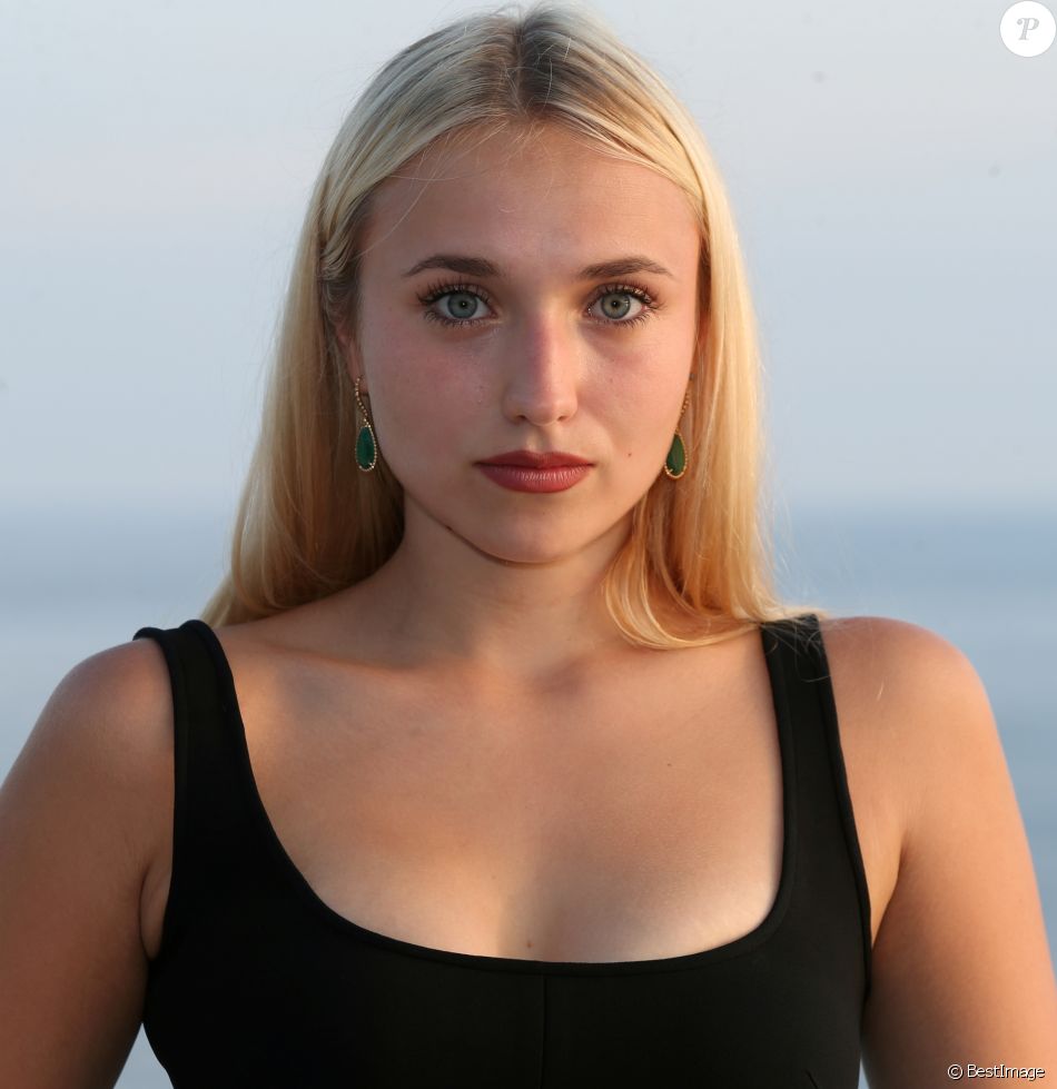 Exclusif - NO WEB - Chloé Jouannet - 6ème gala annuel de l ...