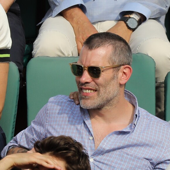 Jalil Lespert et sa compagne Sonia Rolland dans les tribunes des Internationaux de France de Tennis de Roland Garros à Paris, le 10 juin 2018. © Dominique Jacovides - Cyril Moreau/Bestimage