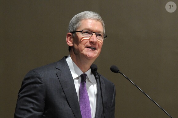 Tim Cook - Le directeur général d'Apple, Tim Cook, intervient à l'université de Milan en compagnie de Mario Monti, l'ancien premier ministre Italien (2011-2013) le 10 novembre 2015.