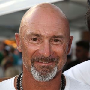 Vincent Lagaf' - Soirée hommage à Eddie Barclay pour les 10 ans de sa disparition, une fiesta blanche avec apéro géant, concours de boules, concerts, sur la place des Lices à Saint-Tropez, le 29 juillet 2015.