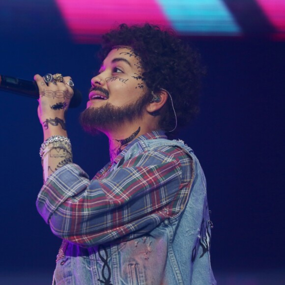 Rita Ora, déguisée en Post Malone, participe au concert "KISS Haunted House Party" à Wembley. Londres, le 26 octobre 2018.