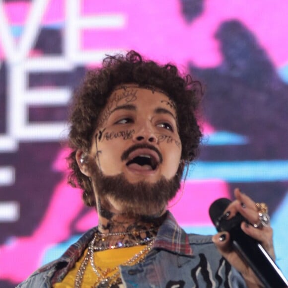 Rita Ora, déguisée en Post Malone, participe au concert "KISS Haunted House Party" à Wembley. Londres, le 26 octobre 2018.