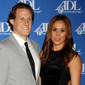 Trevor Engelson et Meghan Markle lors d'un événement à Los Angeles le 11 octobre 2011