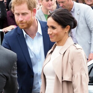 Le prince Harry, duc de Sussex, et Meghan Markle, duchesse de Sussex, ont été accueillis par une foule de supporters au Viaduct Harbour à Auckland, Nouvelle-Zélande, le 30 octobre 2018.