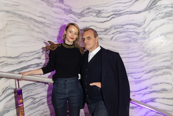 Pauline de Drouas et son compagnon Jean-Charles de Castelbajac - Guerlain et le coq sportif au lancement de leur seconde collaboration à la boutique Guerlain des Champs-Elysées à Paris le 23 octobre 2018. © Pierre Perusseau/Bestimage