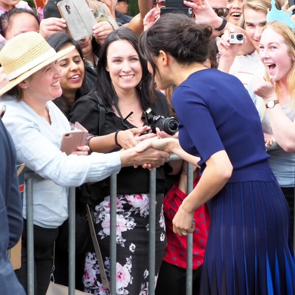 Meghan Markle, duchesse de Sussex (enceinte) lors d'un bain de foule à Rotorua, Nouvelle Zélande le 31 octobre 2018.