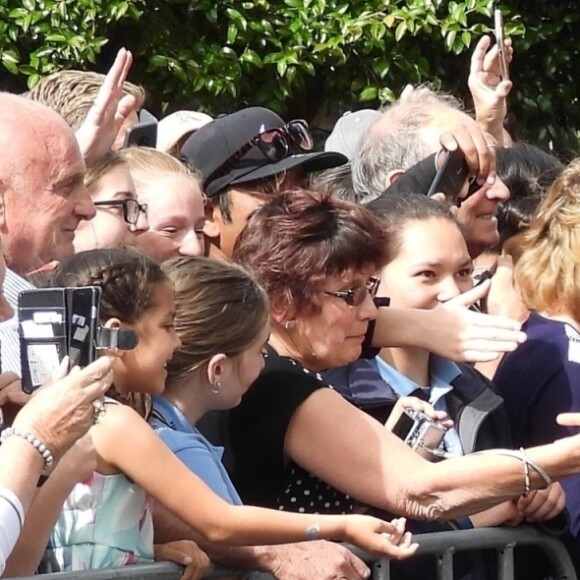 Meghan Markle, duchesse de Sussex (enceinte) lors d'un bain de foule à Rotorua, Nouvelle Zélande le 31 octobre 2018.