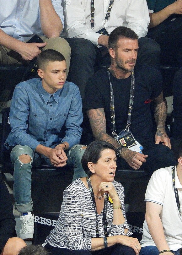 David Beckham et son fils Romeo assistent à la finale de basketball en fauteuil aux Invictus Games 2018 à Sydney, le 27 octobre 2018.