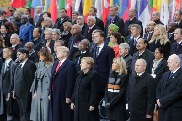 Le président des Etats-Unis Donald Trump, sa femme Melania, la chancelière allemande Angela Merkel, la première dame Brigitte Macron, le président de la Russie Vladimir Poutine - Cérémonie internationale du centenaire de l'armistice du 11 novembre 1918 à l'Arc de Triomphe à Paris le 11 novembre 2018.
