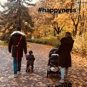 Karine Ferri pose avec sa petite famille. Le 11 novembre 2018.