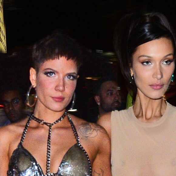 Bella Hadid, son chéri The Weeknd et la chanteuse Halsey arrivent à l'afterparty du défilé Victoria's Secret à l'Avenue à New York le 8 novembre 2018.