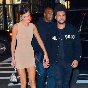 Bella Hadid et son compagnon The Weeknd se rendent à l'after party du défilé Victoria's Secret à New York, le 8 novembre 2018.