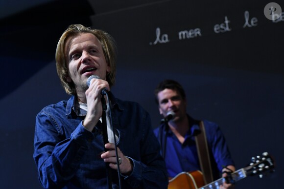 Exclusif - Alex Lutz - 5ème édition du Festival du cinéma de La Baule le 9 novembre 2018. Une exposition accompagne ce festival à la chapelle Sainte-Anne ou quarante acteurs, chanteurs et réalisateurs racontent un souvenir inoubliable. Les people ont ensuite posé devant les grands aquariums de l'Océarium du Croisic avant d'assister à un concert de A. Lutz. © Rachid Bellak/Bestimage