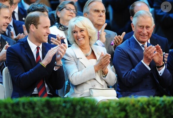 Le prince William, la duchesse Camilla et le prince Charles lors de la cérémonie d'ouverture des Invictus Games au stade olympique de Londres le 10 septembre 2014