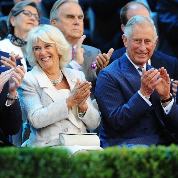 Le prince William, la duchesse Camilla et le prince Charles lors de la cérémonie d'ouverture des Invictus Games au stade olympique de Londres le 10 septembre 2014