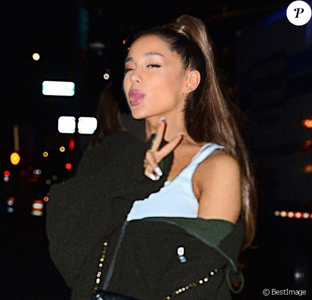 Exclusif - Ariana Grande arrive au Sweetener Experience organisé pour ses fans à New York, le 1er octobre 2018