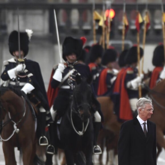 Le roi Philippe de Belgique et la reine Mathilde de Belgique accueillent le président de la République française Emmanuel Macron et sa femme la Première Dame Brigitte Macron lors de leur visite d'Etat à Bruxelles, Belgique, le 19 novembre 2018.