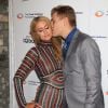 Paris Hilton et son compagnon Chris Zylka au photocall de la soirée en faveur de la Fred Hollows Foundation au Dream Hotel à Hollywood le 15 novembre 2017.