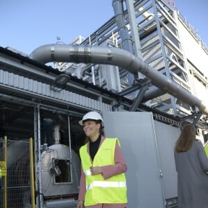 La princesse Victoria de Suède a visité le 16 novembre 2018, avec son mari le prince Daniel, une usine Höganäs AB dans le sud du pays.