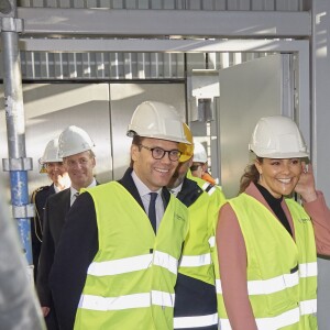La princesse Victoria de Suède a visité le 16 novembre 2018, avec son mari le prince Daniel, une usine Höganäs AB dans le sud du pays.
