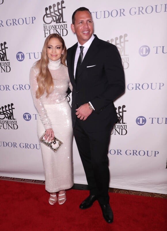 Jennifer Lopez et son compagnon Alex Rodriguez lors du 33ème dîner annuel des grandes légendes du sport au profit du Buoniconti Fund to Cure Paralysis à New York City, New York, Etats-Unis, le 24 septembre 2018.