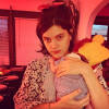 Soko et son bébé pendant Thanksgiving le 23 novembre 2018.