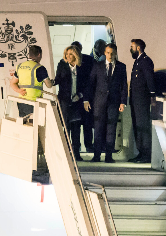 Le président de la République Emmanuel Macron et sa femme la première dame Brigitte Macron arrivent à l'aéroport international d'Ezeiza à Buenos Aires, Argentine, le 28 novembre 2018, pour une visite officielle avant de participer au G20. © Stéphane Lemouton/Bestimage