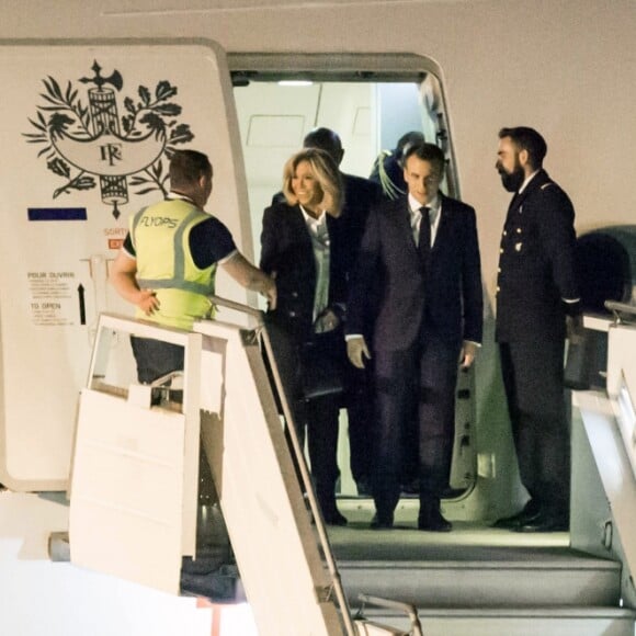 Le président de la République Emmanuel Macron et sa femme la première dame Brigitte Macron arrivent à l'aéroport international d'Ezeiza à Buenos Aires, Argentine, le 28 novembre 2018, pour une visite officielle avant de participer au G20. © Stéphane Lemouton/Bestimage