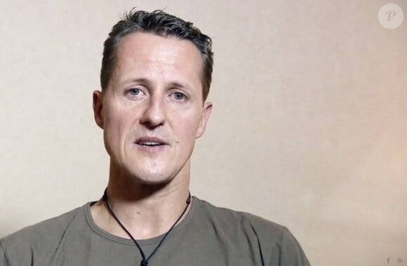 Michael Schumacher filmé deux mois avant son accident de ski, répondant à dix questions de fans.