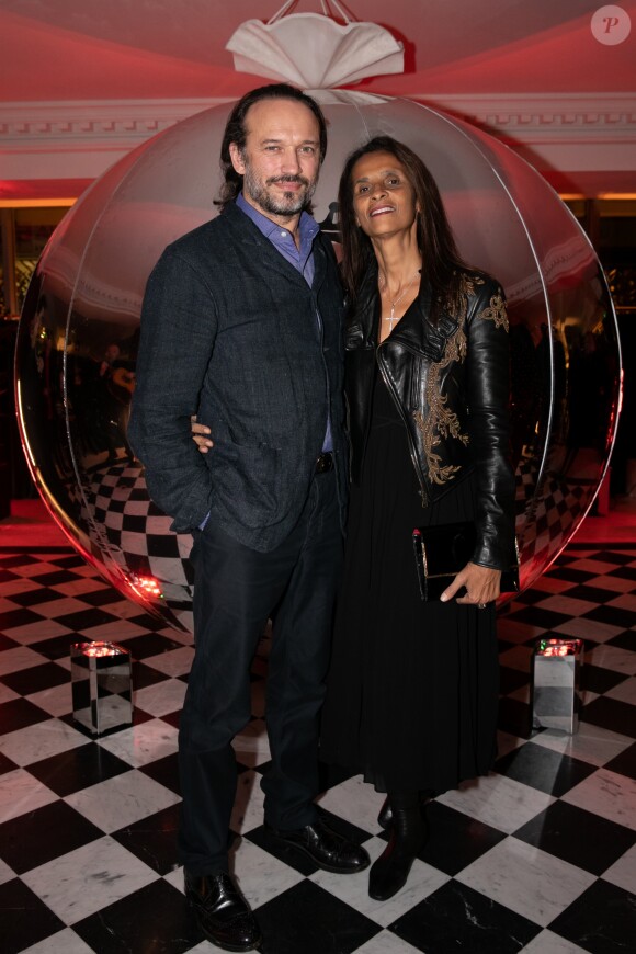Exclusif - Vincent Perez et sa femme Karine Silla lors de l'inauguration de l'hôtel de Berri à Paris le 28 novembre 2018. © Romuald Meigneux / Bestimage